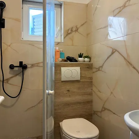 2 Bedroom Nice Apartment In Vrsi
