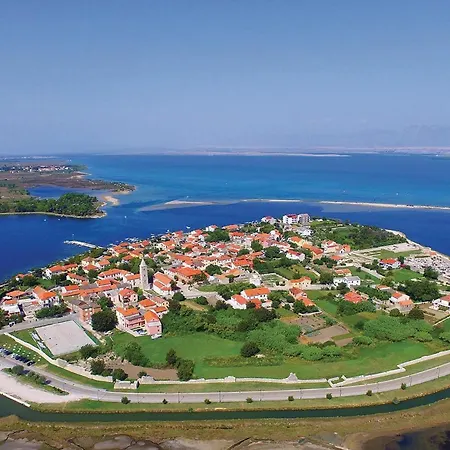 2 Bedroom Nice Apartment In Vrsi Διαμέρισμα